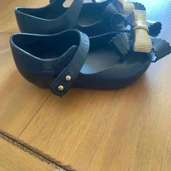 Mini Melissa Girls Bow Flats Black Gold Size 6 - Picture 2 of 3